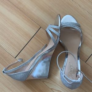 Silver Jewel By Badgley Mischka wedge sandals